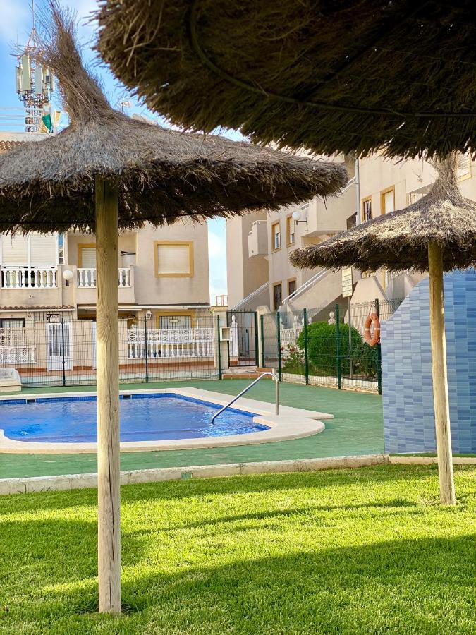Torrevista Three Bedroom Apartment, Two Swimming Pools And Garage Torrevieja Luaran gambar